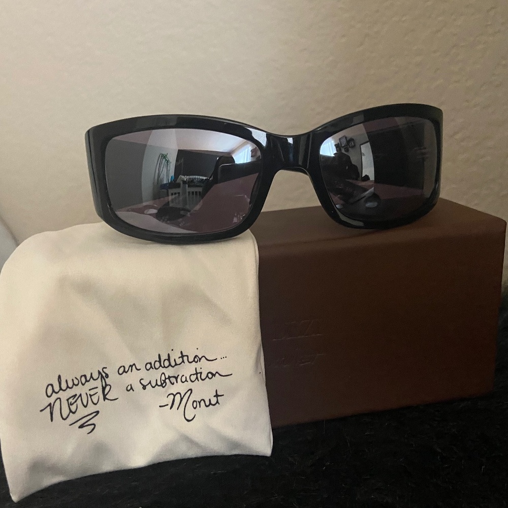 Dezi x Monet Montay Sunnies